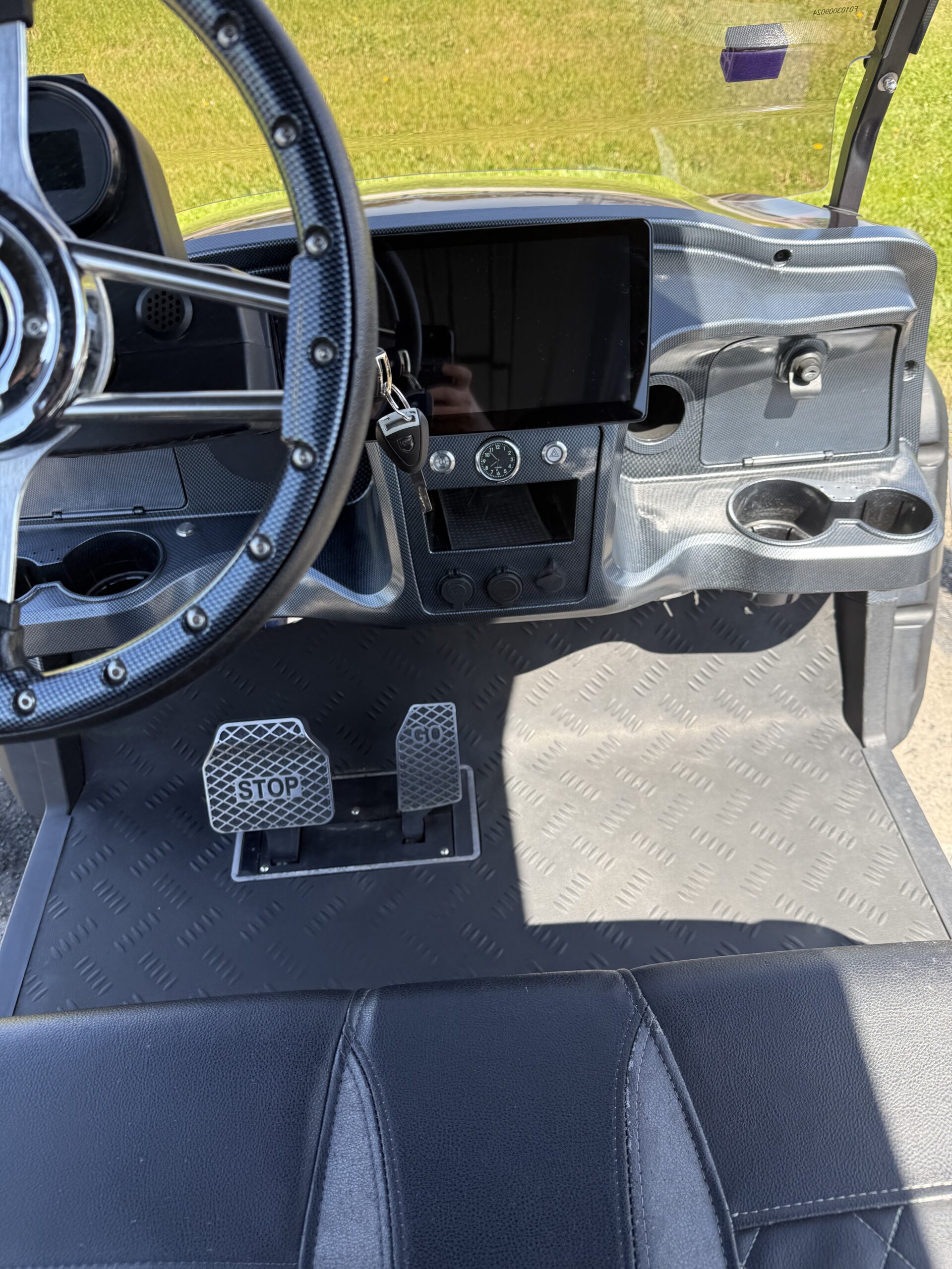 Used 2024 Venom Strike 6 Passenger Street Legal LSV Golf Cart - Chameleon Blue & Purple - Image 4