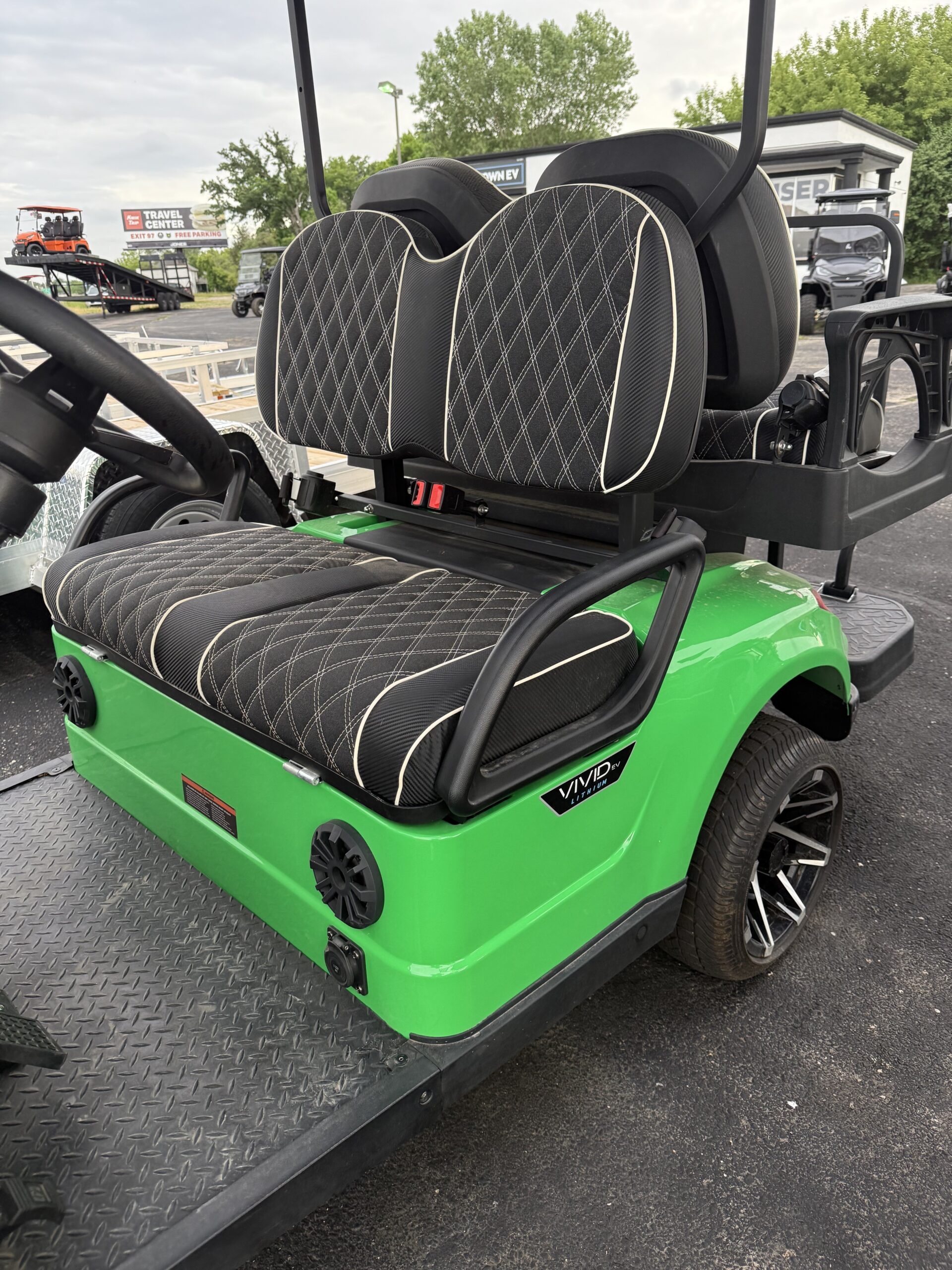 Used 2025 Vivid EV V4 Golf Cart – Lime Green Lithium - Image 3