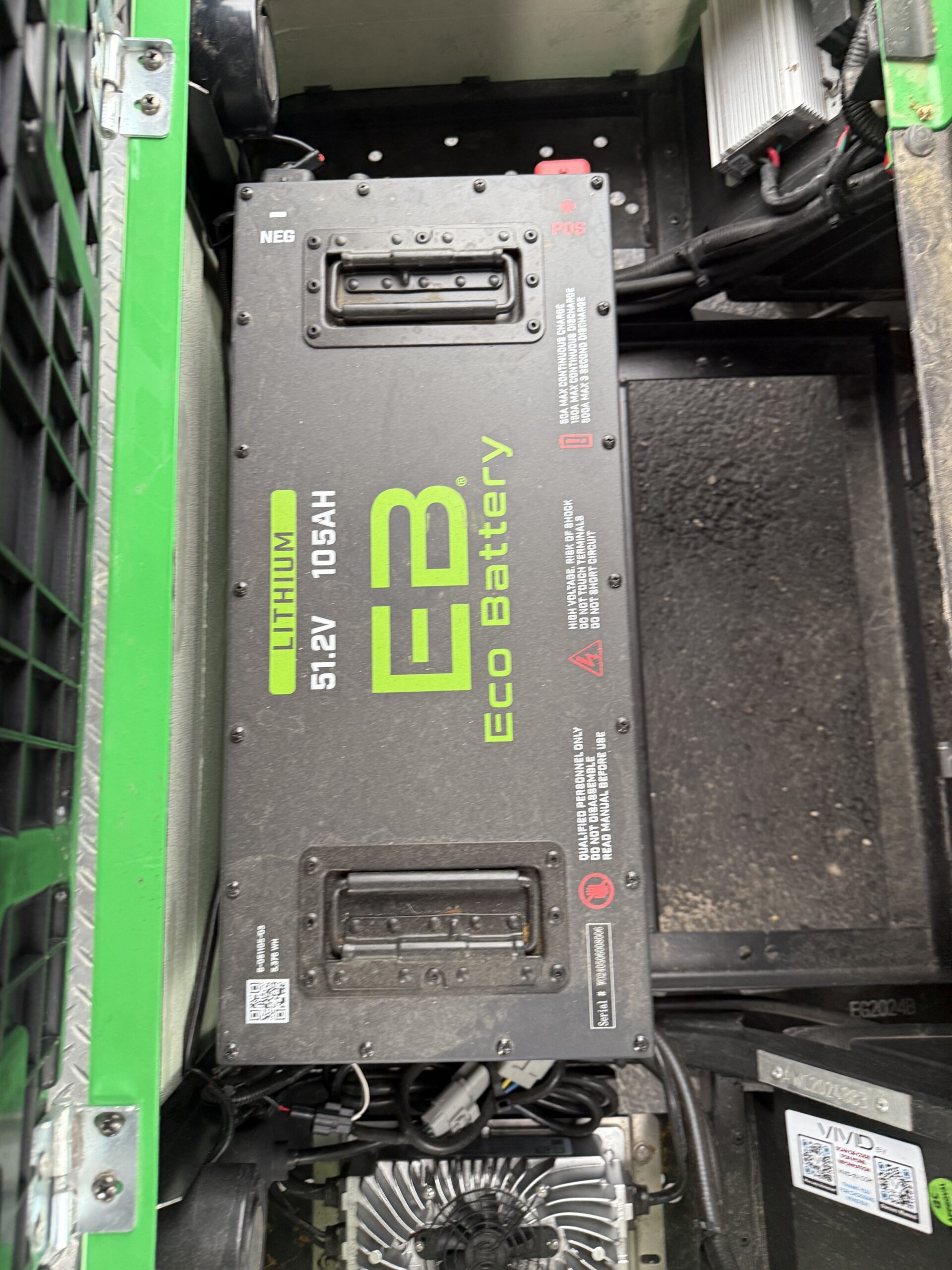 Used 2025 Vivid EV V4 Golf Cart – Lime Green Lithium - Image 4